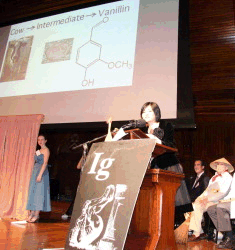 Picture of Mayu Yamamoto at the Ig Nobel ceremony