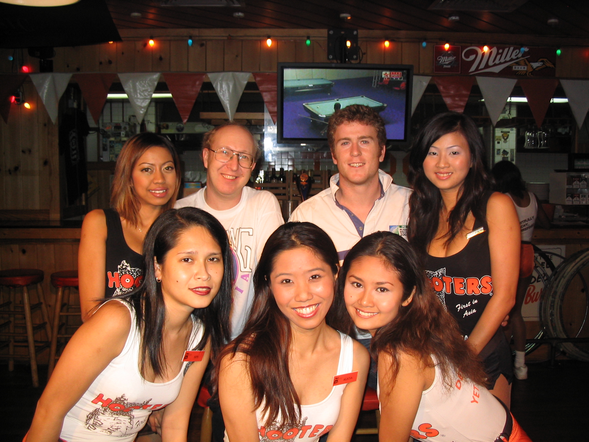 Hooters to open up in Hong Kong as part of aggressive Asia 