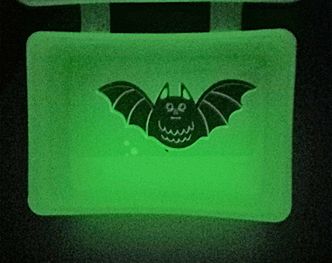 Phosphorescent bat toy