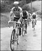 Photo of Simpson on his bike - from http://news.bbc.co.uk/sport1/hi/in_depth/2000/tour_de_france/800878.stm